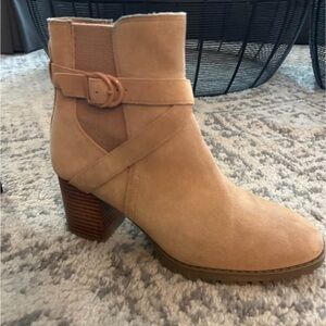 Blondo Tan Suede Ankle waterproof  Boots
